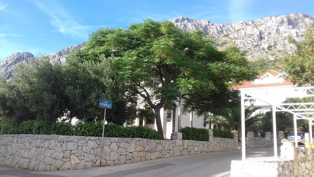 Apartments Erceg Omiš Exteriör bild