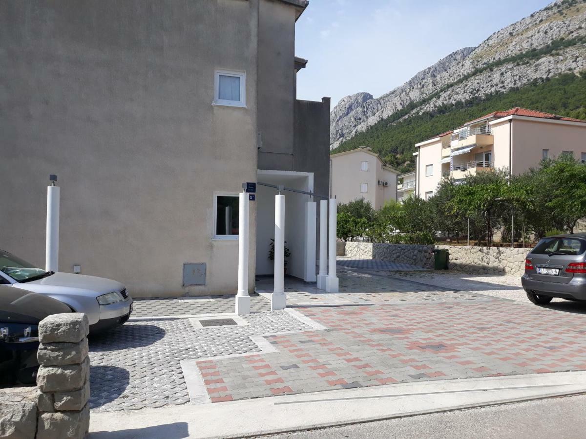 Apartments Erceg Omiš Exteriör bild