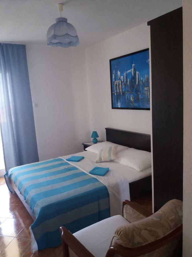 Apartments Erceg Omiš Exteriör bild