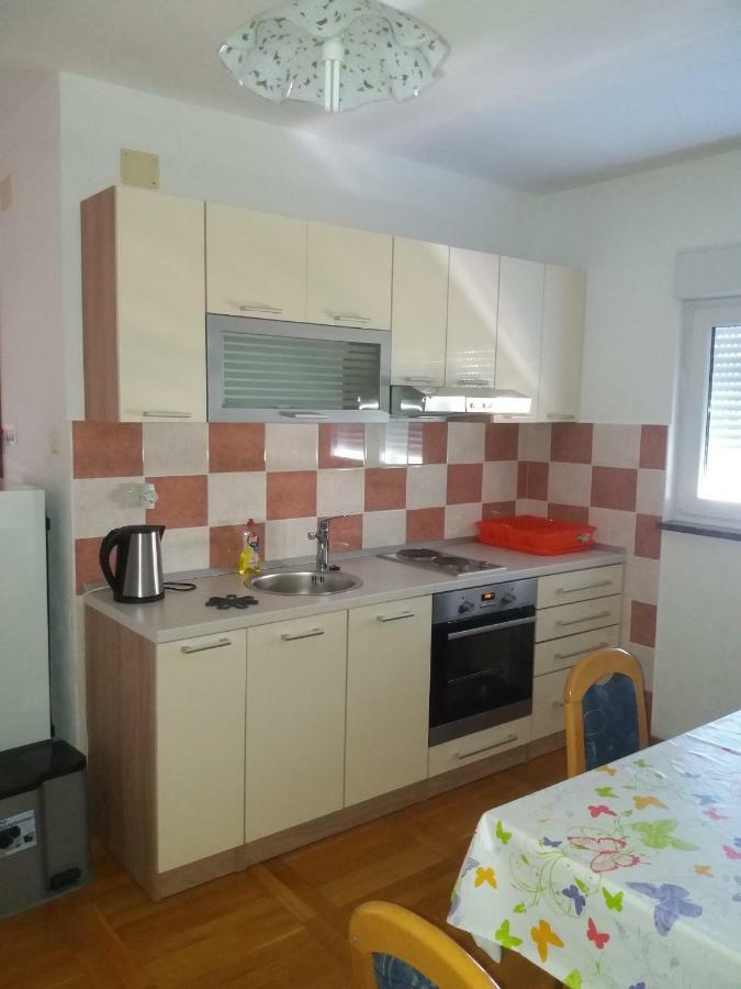 Apartments Erceg Omiš Exteriör bild