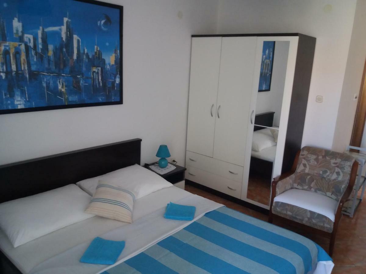 Apartments Erceg Omiš Exteriör bild