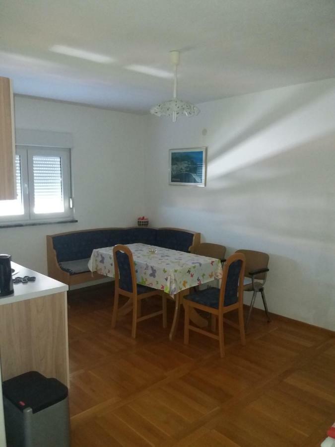 Apartments Erceg Omiš Exteriör bild