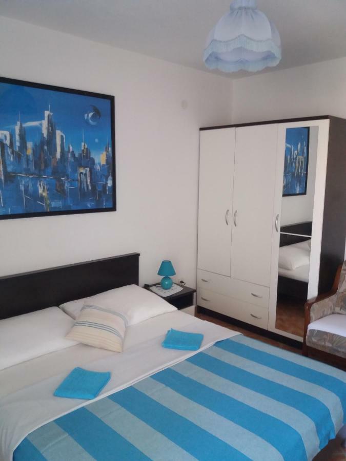 Apartments Erceg Omiš Exteriör bild