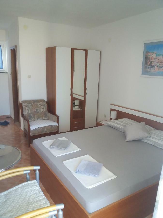 Apartments Erceg Omiš Exteriör bild