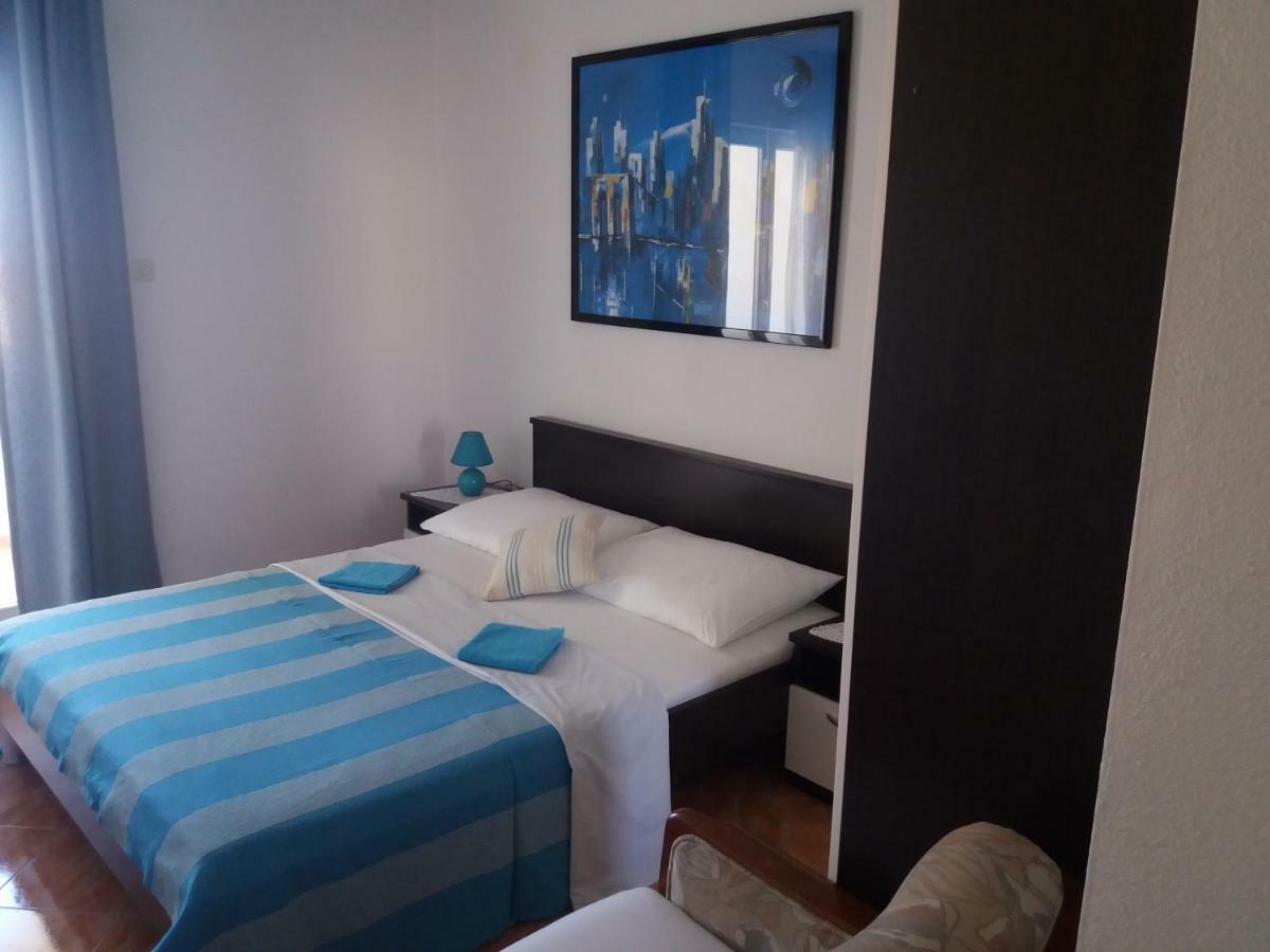 Apartments Erceg Omiš Exteriör bild